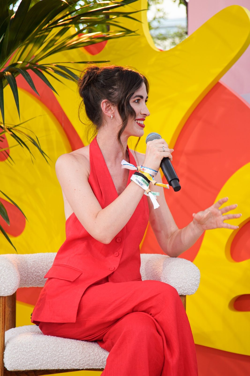 Marina Mogilko speaking on stage