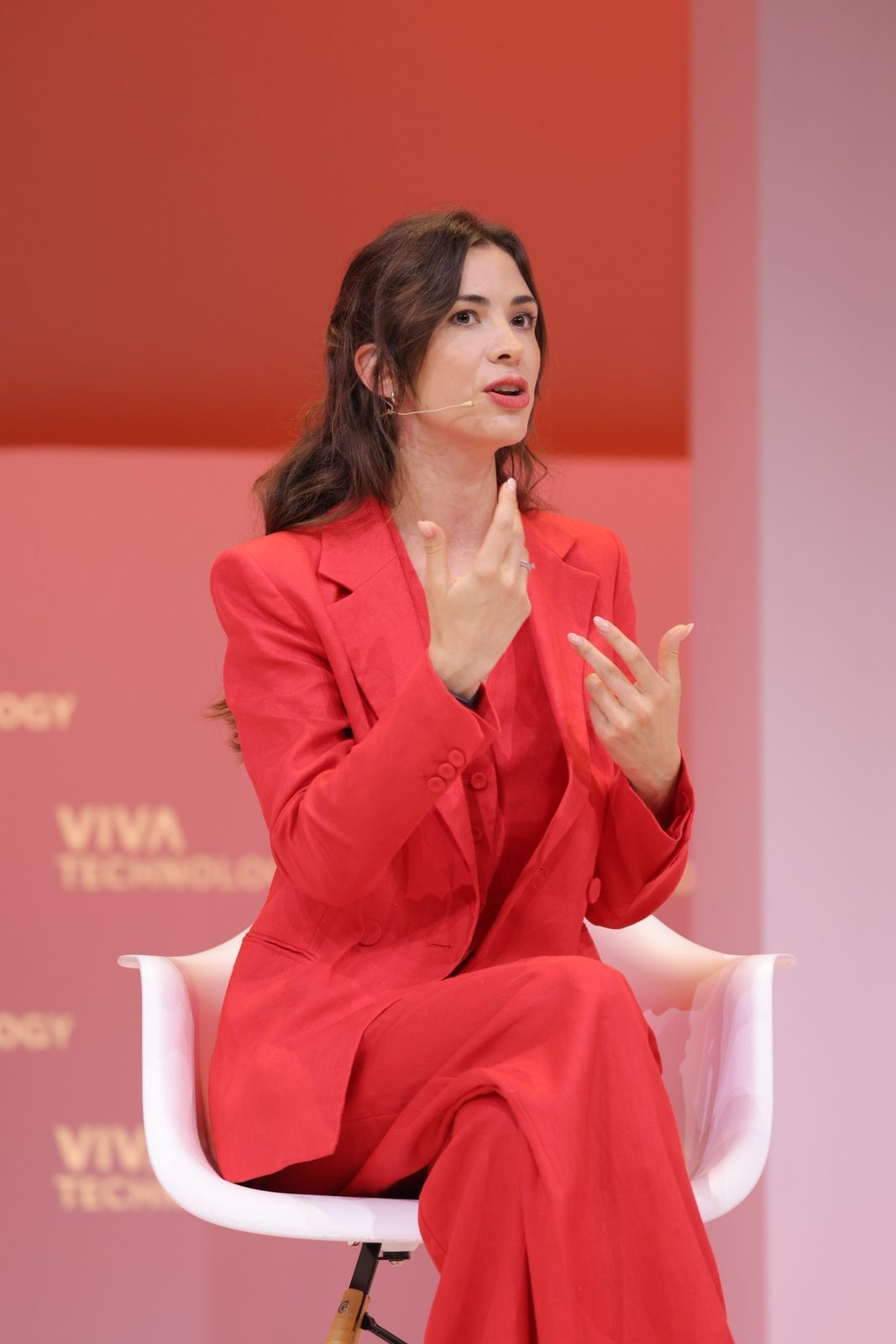 Marina Mogilko speaking on stage